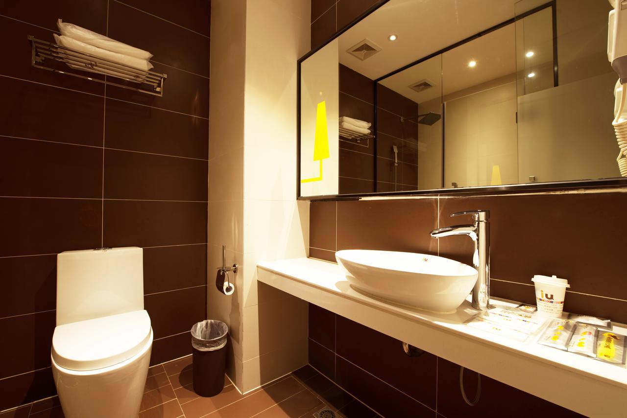 Iu Hotel Shenyang Railway Station Sk Transfer Center Екстериор снимка