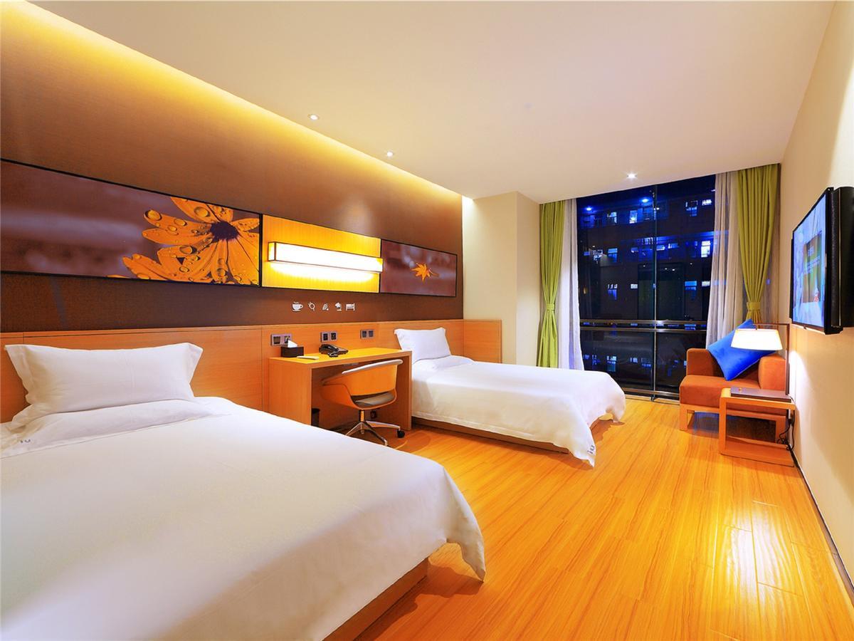 Iu Hotel Shenyang Railway Station Sk Transfer Center Екстериор снимка
